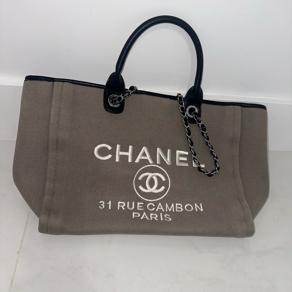 Gray extra large handbag